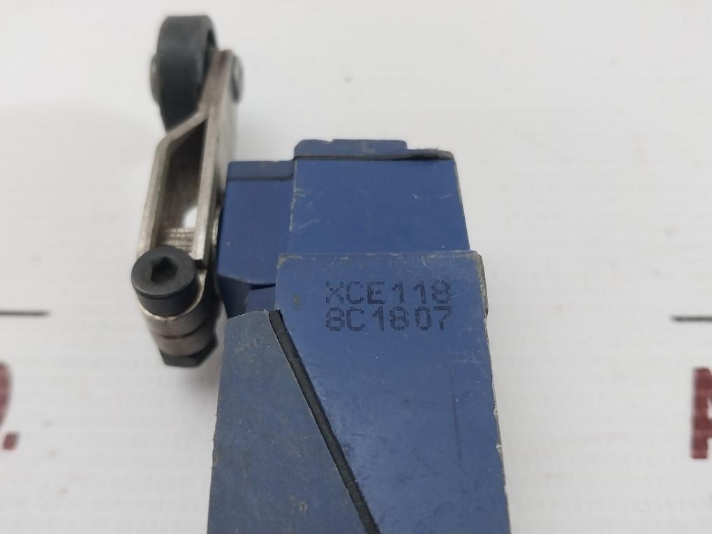 Part No: Xce Limit Switch Ip65 Brand Telemecanique