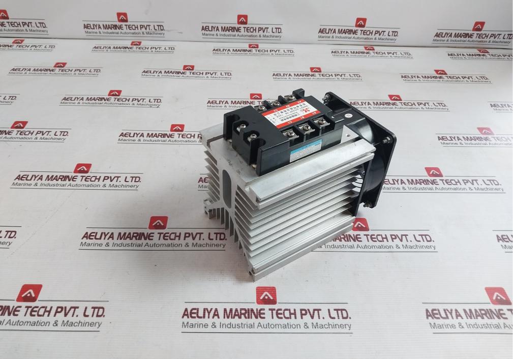 Xinling Electric Hhg1-3/032F-38 3 Phase Solid State Relay 3-32 Vdc
