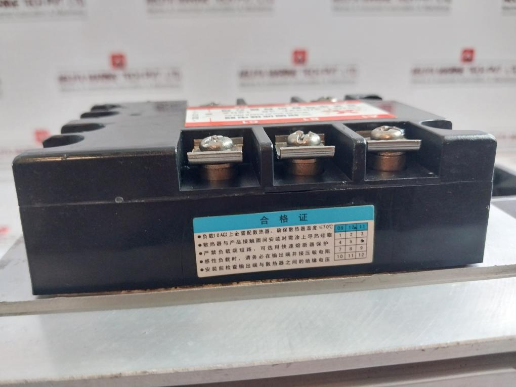 Xinling Electric Hhg1-3/032F-38 3 Phase Solid State Relay 3-32 Vdc