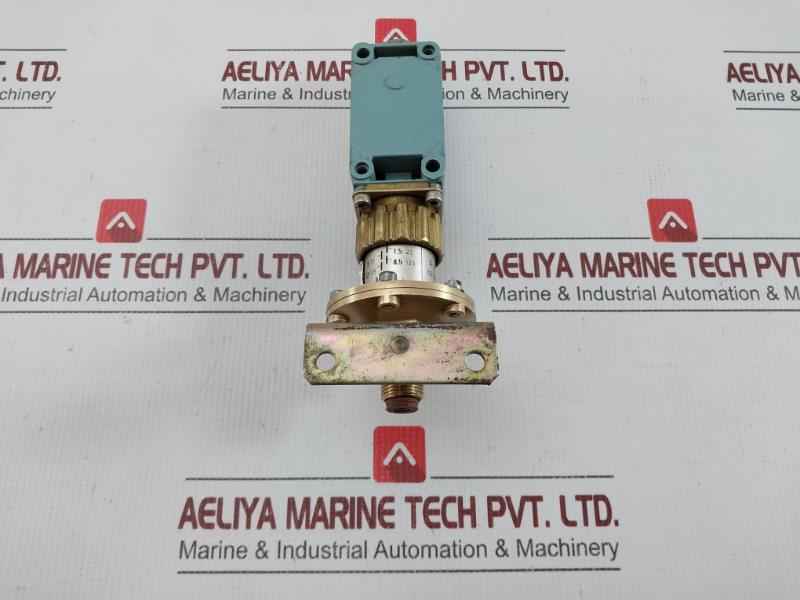 Xm2-jm012 Pressure Switch Telemecanique 300V Max