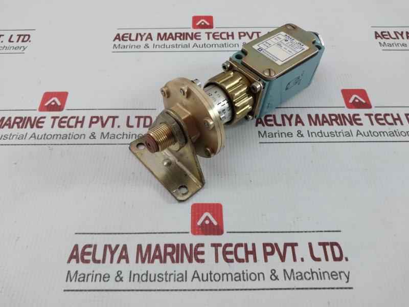 Xm2-jm012 Pressure Switch Telemecanique 300V Max