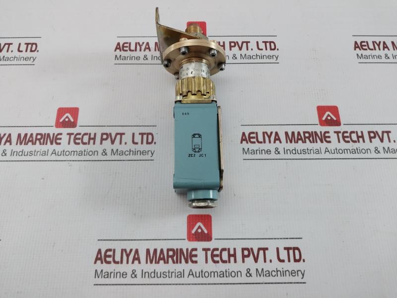 Xm2-jm012 Pressure Switch Telemecanique 300V Max