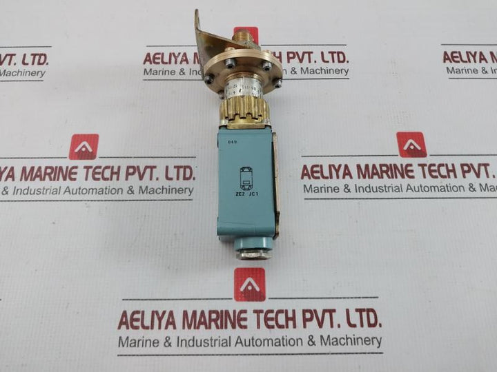 Xm2-jm012 Pressure Switch Telemecanique 300V Max