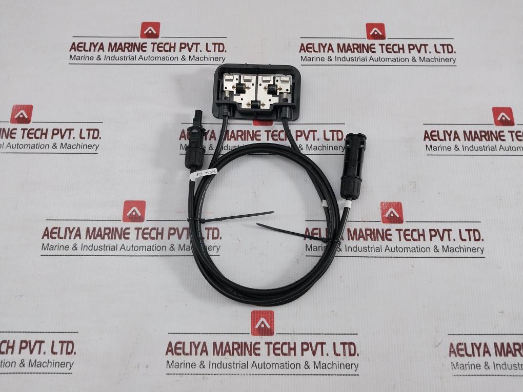 Xtong-1500-Vdc-15A-Solar-Panel-Junction-Box-PV-XT1206XY-25SQ045-PV-210730-4