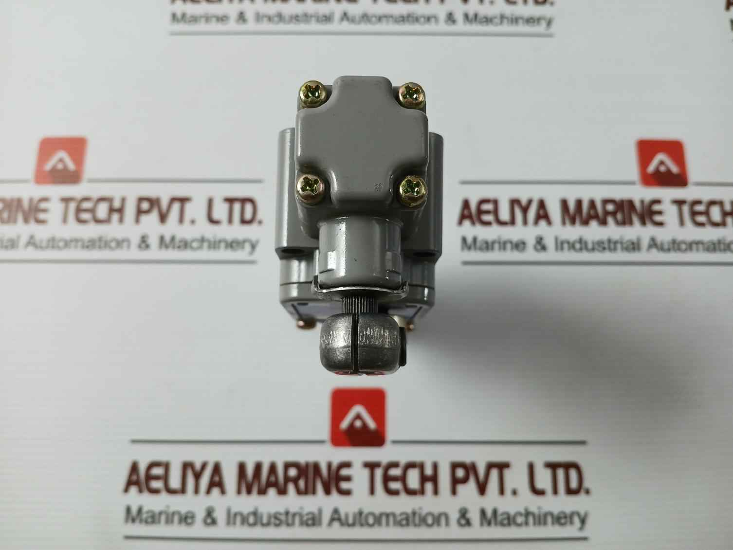 Yamatake-honeywell 1Ls-j94 Compact Limit Switch M-115-11 10A 120/240/480 Vac