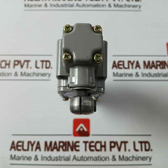 Yamatake-honeywell 1Ls-j94 Compact Limit Switch M-115-11 10A 120/240/480 Vac