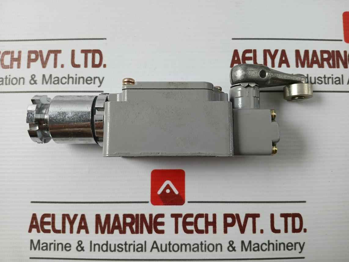 Yamatake-honeywell 1Ls-j94 Compact Limit Switch M-115-11 10A 120/240/480 Vac