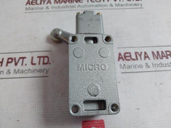 Yamatake-honeywell 1Ls1-j Micro Limit Switch 1/2Hp-125Vac 650-000.016