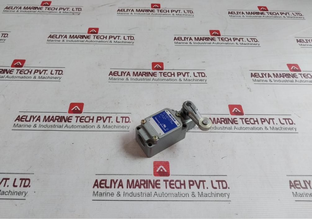 Yamatake-honeywell 1Ls1-j Micro Limit Switch 1/2Hp-125Vac 650-000.016