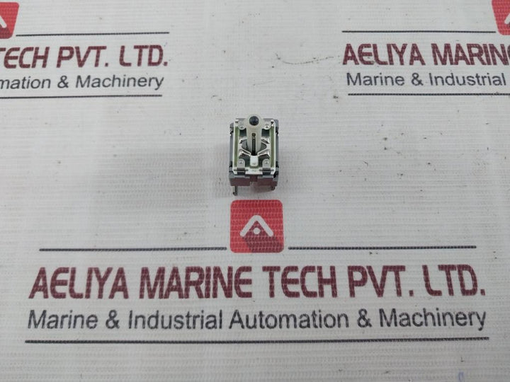 Yamatake-honeywell 2T-l Cp24 Push Button Switch 9748K