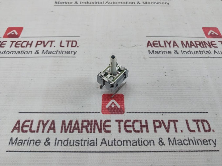 Yamatake-honeywell 2T-l Cp24 Push Button Switch 9748K