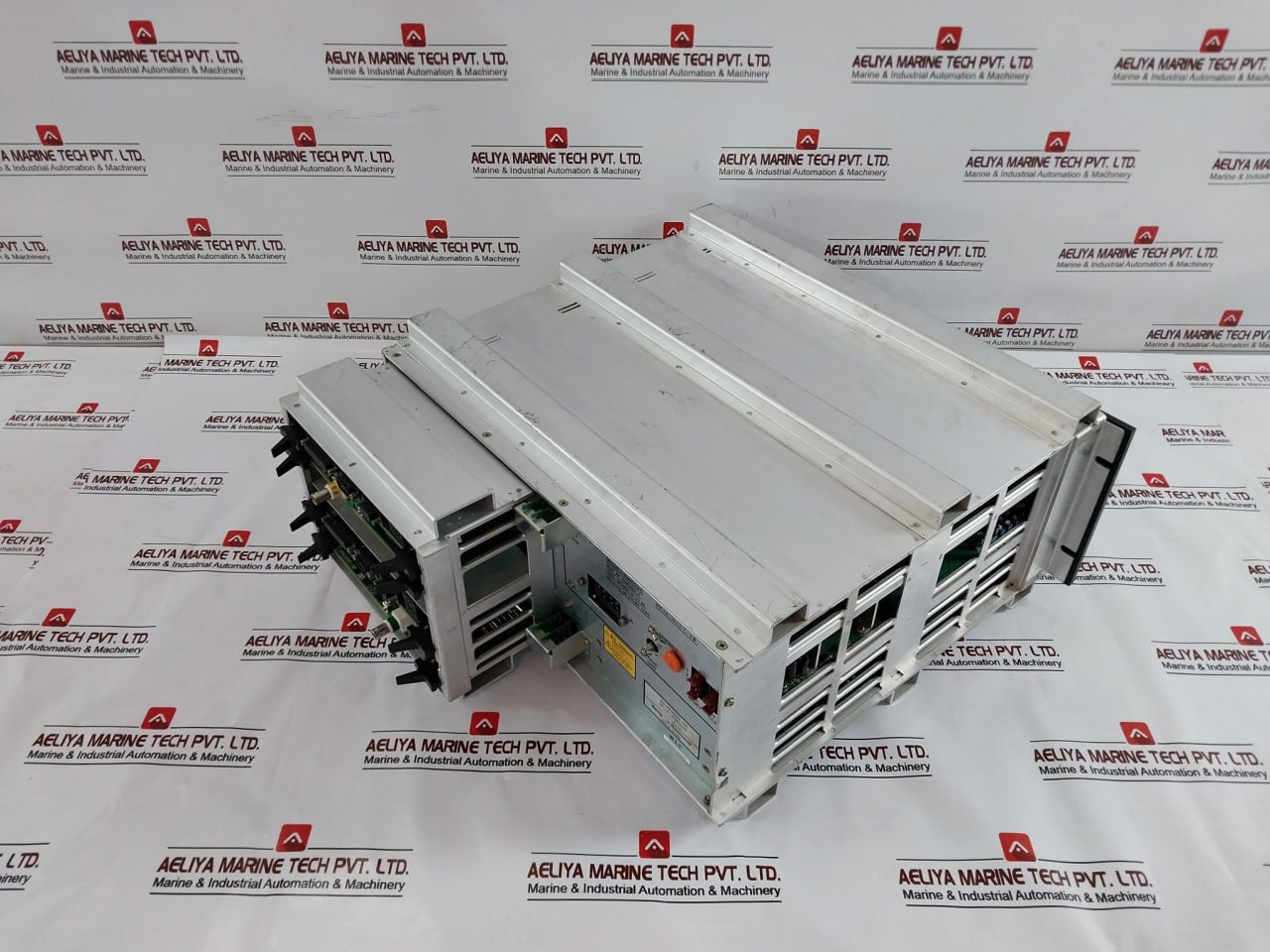 Yamatake-honeywell 80364384-100 Node Unit Cndc24B4P-922 Dc24V 7W Rev: C