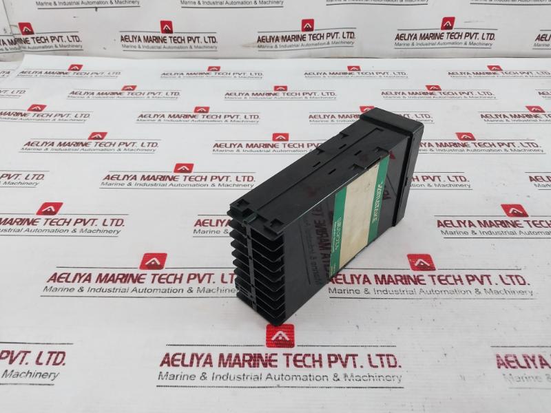 Yamatake-honeywell Cosmopak Se90 Controller Se90Bcp0100 200/220V 50-60Hz