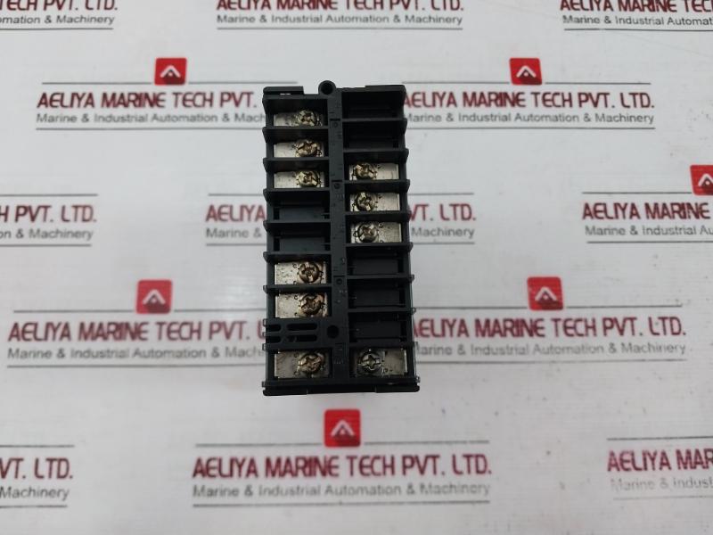 Yamatake-honeywell Cosmopak Se90 Controller Se90Bcp0100 200/220V 50-60Hz