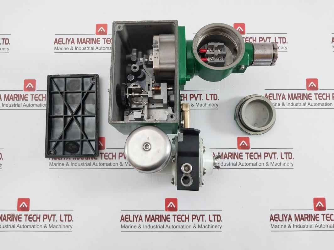 Yamatake-honeywell I/P Converter Input 4-20Madc 1.4 Kgf/Cm2 Kux113-xm11Ax-7