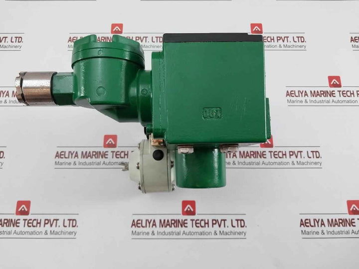 Yamatake-honeywell I/P Converter Input 4-20Madc 1.4 Kgf/Cm2 Kux113-xm11Ax-7