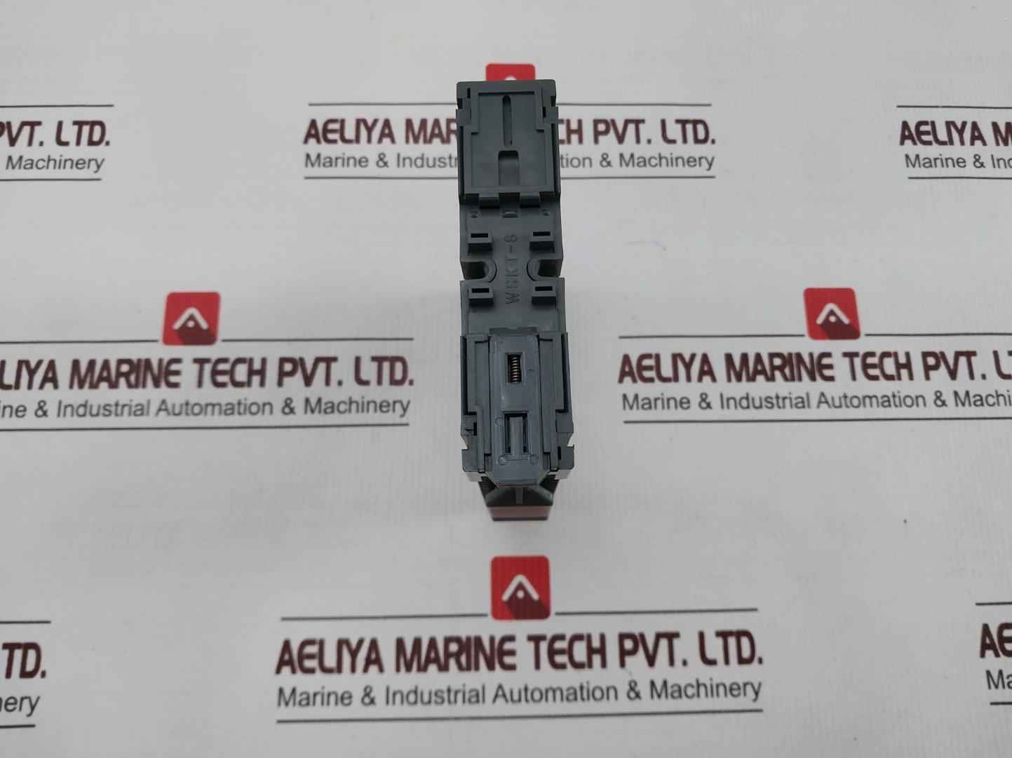 Yamatake-honeywell Ip50Dbc00Aa00 Corporation Signal Distributor Converter 120V