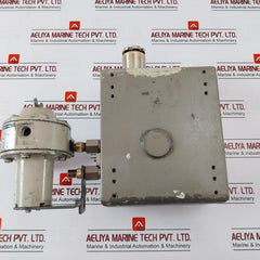 Yamatake-honeywell Kz03-1A Air Regulator 9.9 Kgf/Cm2 140 Psi 970 Kpa 9.7 Bar