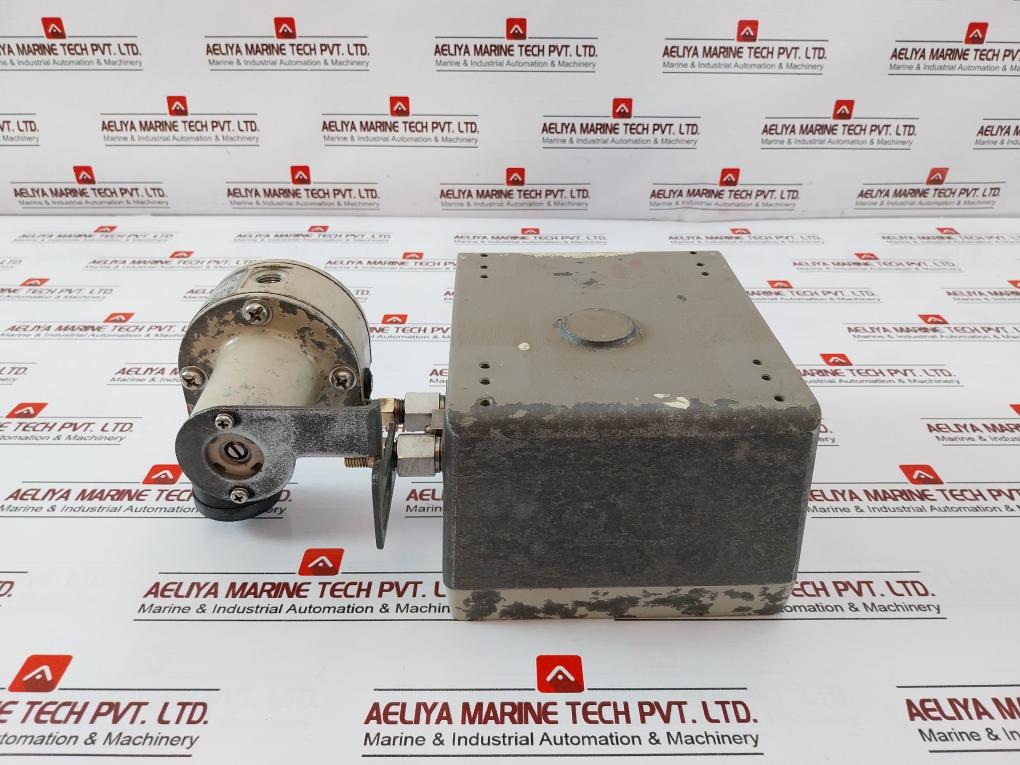 Yamatake-honeywell Kz03-1A Air Regulator 9.9 Kgf/Cm2 140 Psi 970 Kpa 9.7 Bar