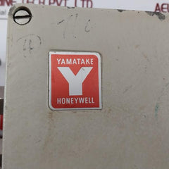 Yamatake-honeywell Kz03-1A Air Regulator 9.9 Kgf/Cm2 140 Psi