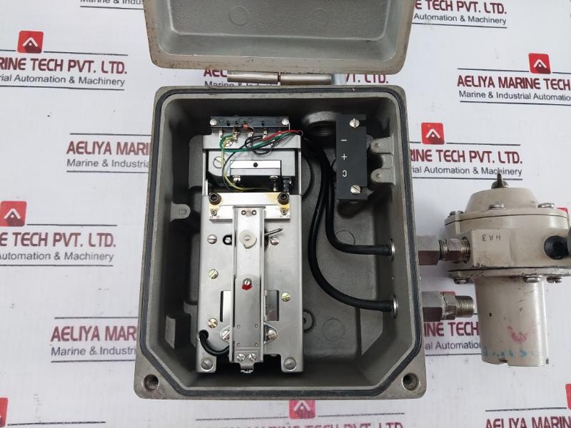 Yamatake-honeywell Nox110-ow-7 I/p Transducer Air Regulator, 0.2~1.0 Kg/cm2
