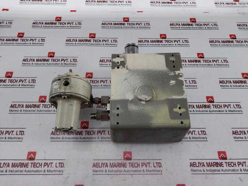 Yamatake-honeywell Nox110-ow-7 I/p Transducer Air Regulator, 0.2~1.0 Kg/cm2