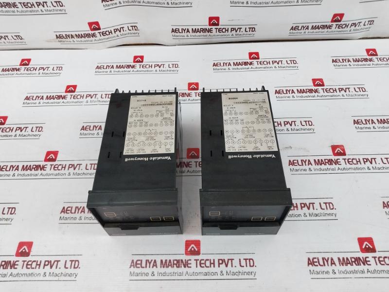 Yamatake-honeywell Sdc200 Digital Temperature Controller Sdc2005Gf38A00001 X9208