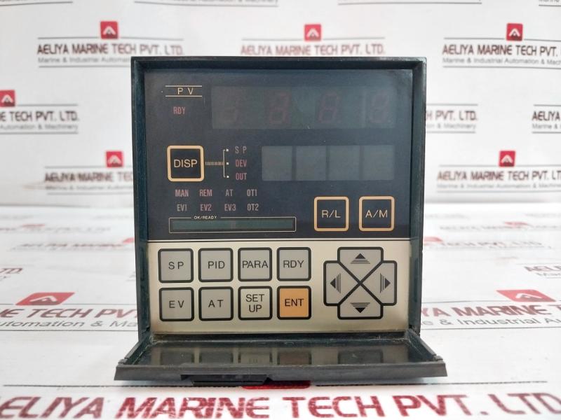 Yamatake-honeywell Sdc200 Digital Temperature Controller Sdc2005Gf38A00001 X9208