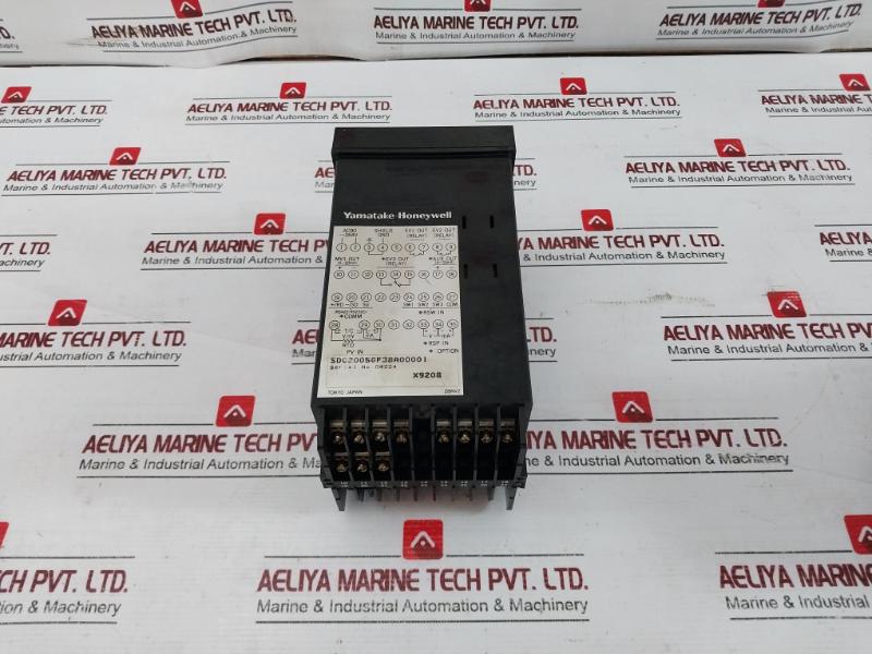 Yamatake-honeywell Sdc200 Digital Temperature Controller Sdc2005Gf38A00001 X9208