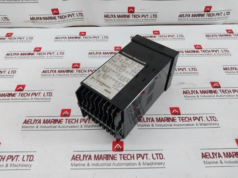 Yamatake-honeywell Sdc200 Digital Temperature Controller Sdc2005Gf38A00001 X9208
