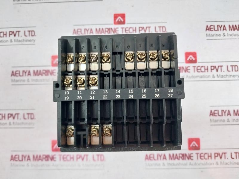 Yamatake-honeywell Sdc200 Digital Temperature Controller Sdc2005Gf38A00001 X9208