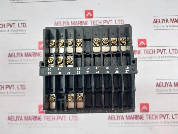 Yamatake-honeywell Sdc200 Digital Temperature Controller Sdc2005Gf38A00001 X9208