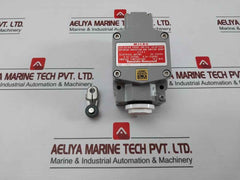 Yamatake-honeywell Vcx-5001A Micro Explosion Proof Switch D2G4