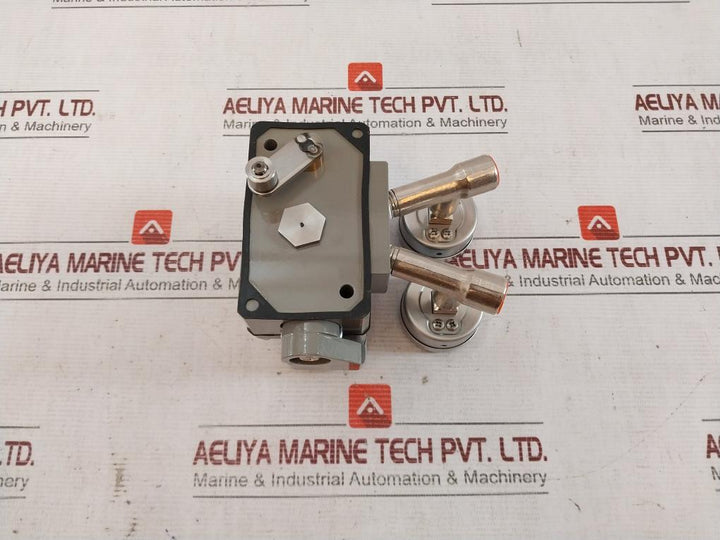 Yamatake-honeywell Vr-3,3.5K Flow Control Valve Positioner 0 To 6Kgf/Cm2