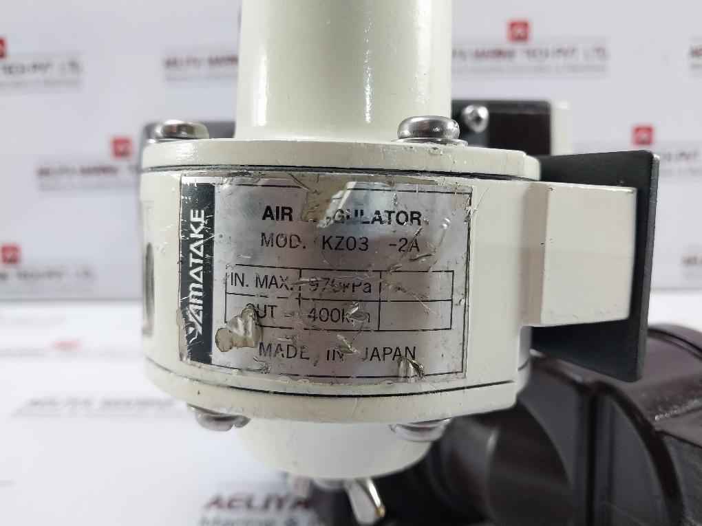 Yamatake 17-12Bldy1Rgsr-c1-x Valve Positioner W/ Air Regulator Kz03-2A 4-20Madc