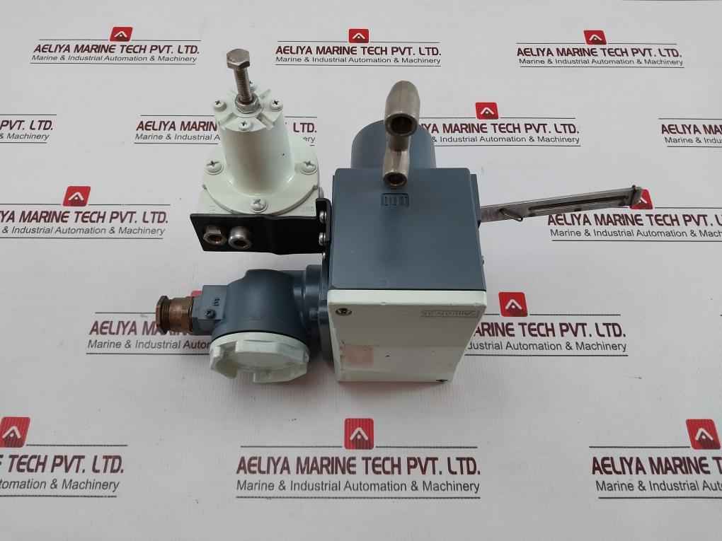 Yamatake Hep 17-13bldy6rgsr-x1-x Valve Positioner Air Regulator 400kpa Kz03-2a
