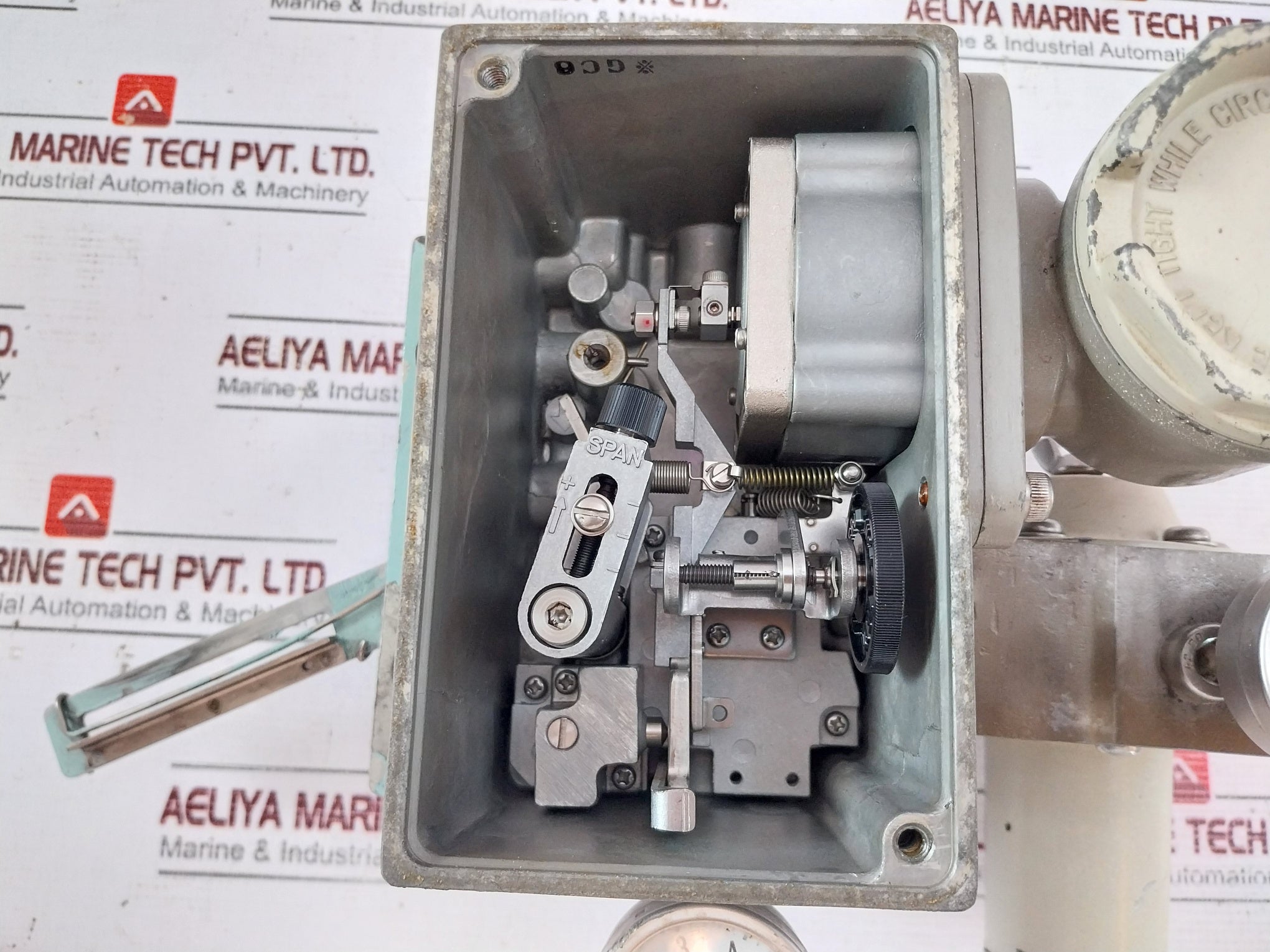 Yamatake Hep 17-43Bldy7Rgsr-c1-x Valve Positioner Air Regulator