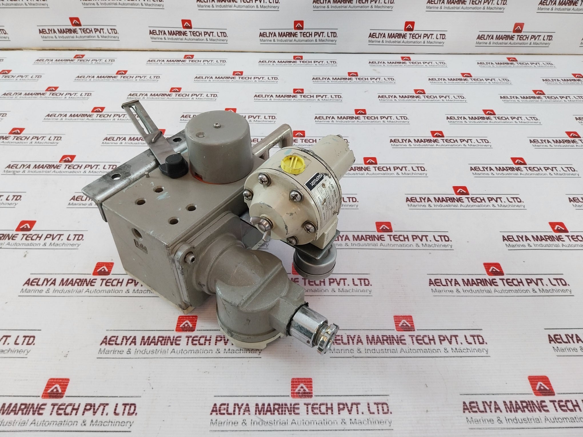 Yamatake Hep 17-43Bldy7Rgsr-c1-x Valve Positioner Air Regulator