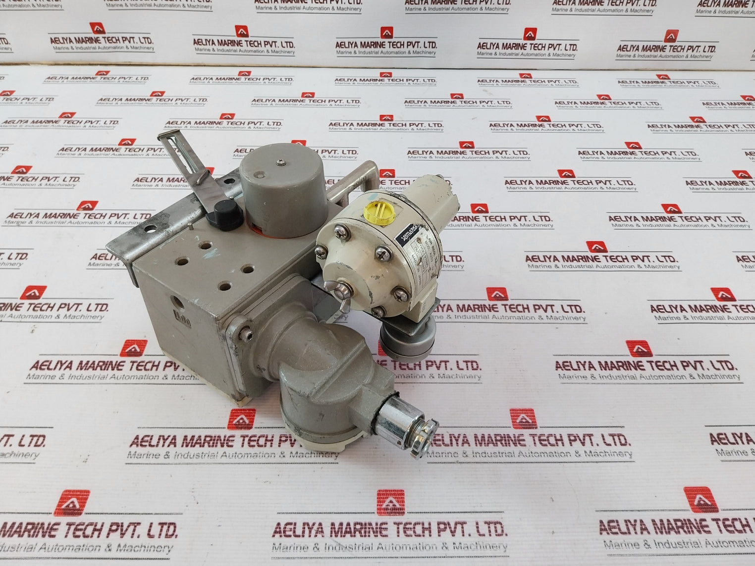 Yamatake Hep 17-43Bldy7Rgsr-c1-x Valve Positioner Air Regulator