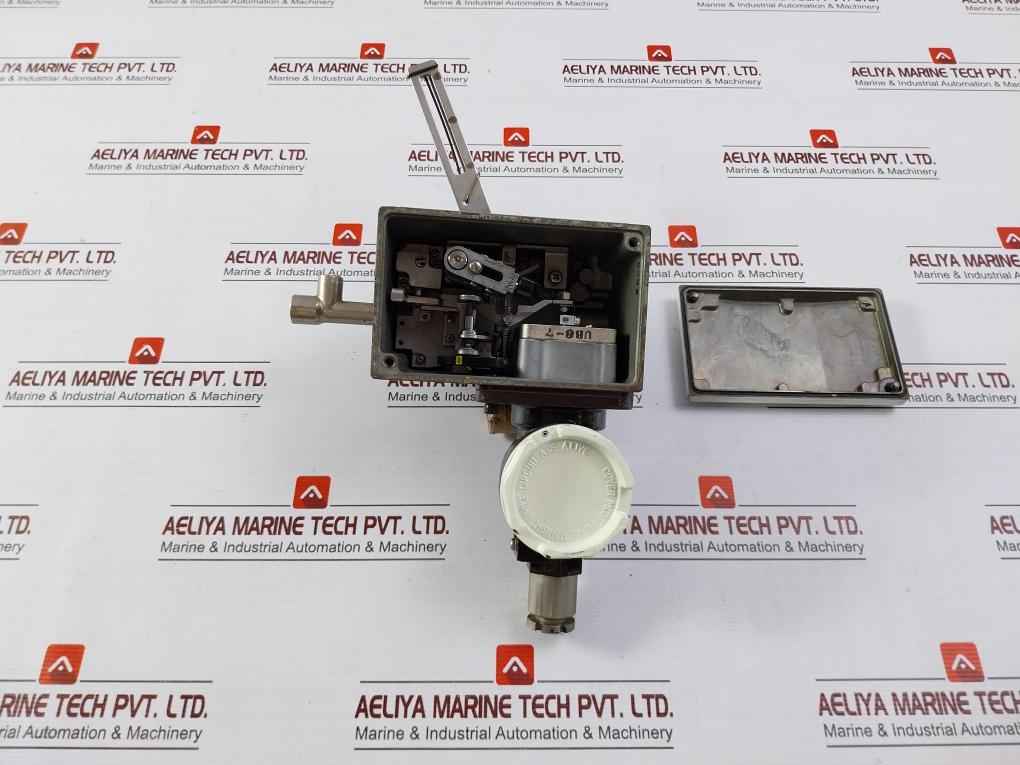 Yamatake Hep 19-13Berr2Rgsd-c2-x Valve Positioner 30V 100Ma 0.66W 4-20 Madc