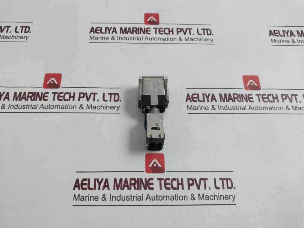 Yamatake Honeywell 2C5101 Micro Switch 2D33L-j,0044A