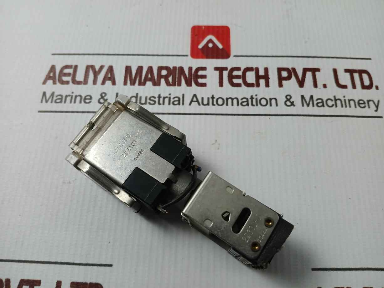 Yamatake Honeywell 2C5101 Pushbutton Micro Switch 2C5101,2D33L-j
