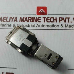 Yamatake Honeywell 2C5101 Pushbutton Micro Switch 2C5101,2D33L-j