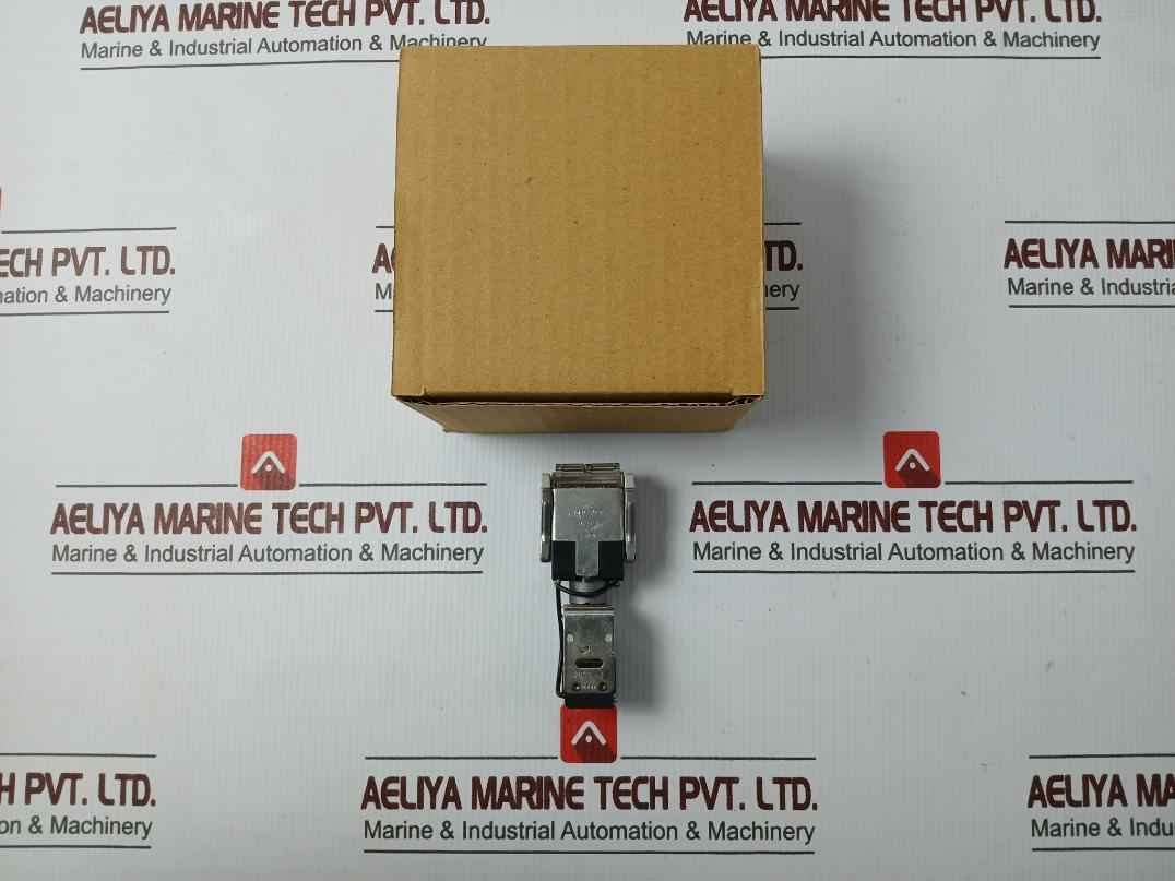 Yamatake Honeywell 2C5101 Pushbutton Micro Switch Indicator Operator 2D33L-j