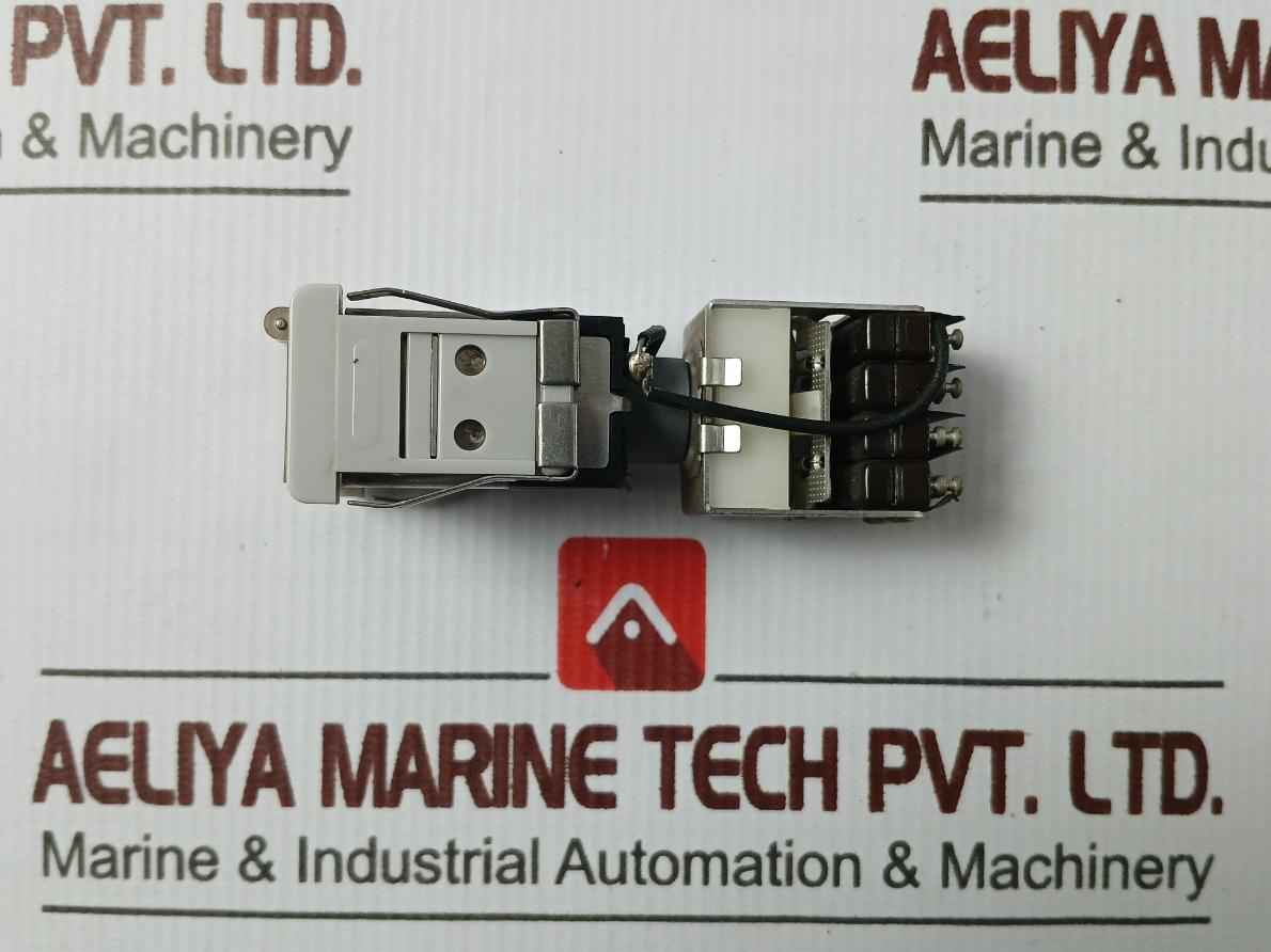 Yamatake Honeywell 2C5101 Pushbutton Micro Switch Indicator Operator 2D33L-j