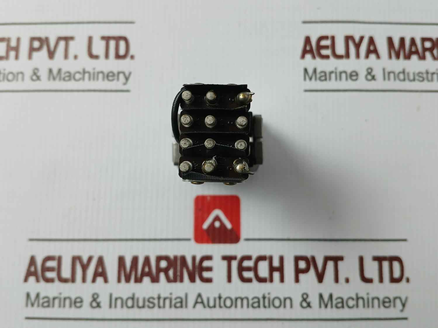 Yamatake Honeywell 2C5101 Pushbutton Micro Switch Indicator Operator 2D33L-j