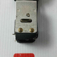 Yamatake Honeywell 2C5101 Pushbutton Micro Switch Indicator Operator 2D33L-j