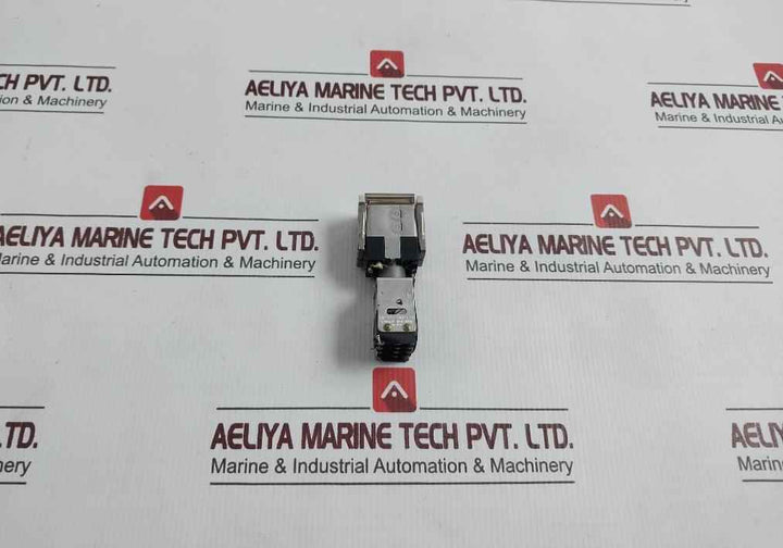 Yamatake Honeywell 2C5101 Micro Switch 2D33L-j,0048A