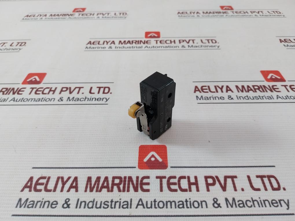 Yamatake Honeywell Bz-2Rw822-j Micro Switch 15A-125 250 Or 480Vac