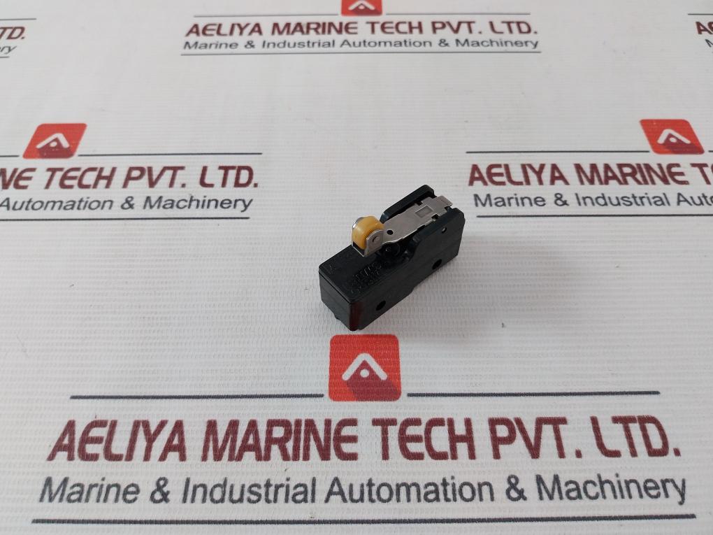 Yamatake Honeywell Bz-2Rw822-j Micro Switch 15A-125 250 Or 480Vac